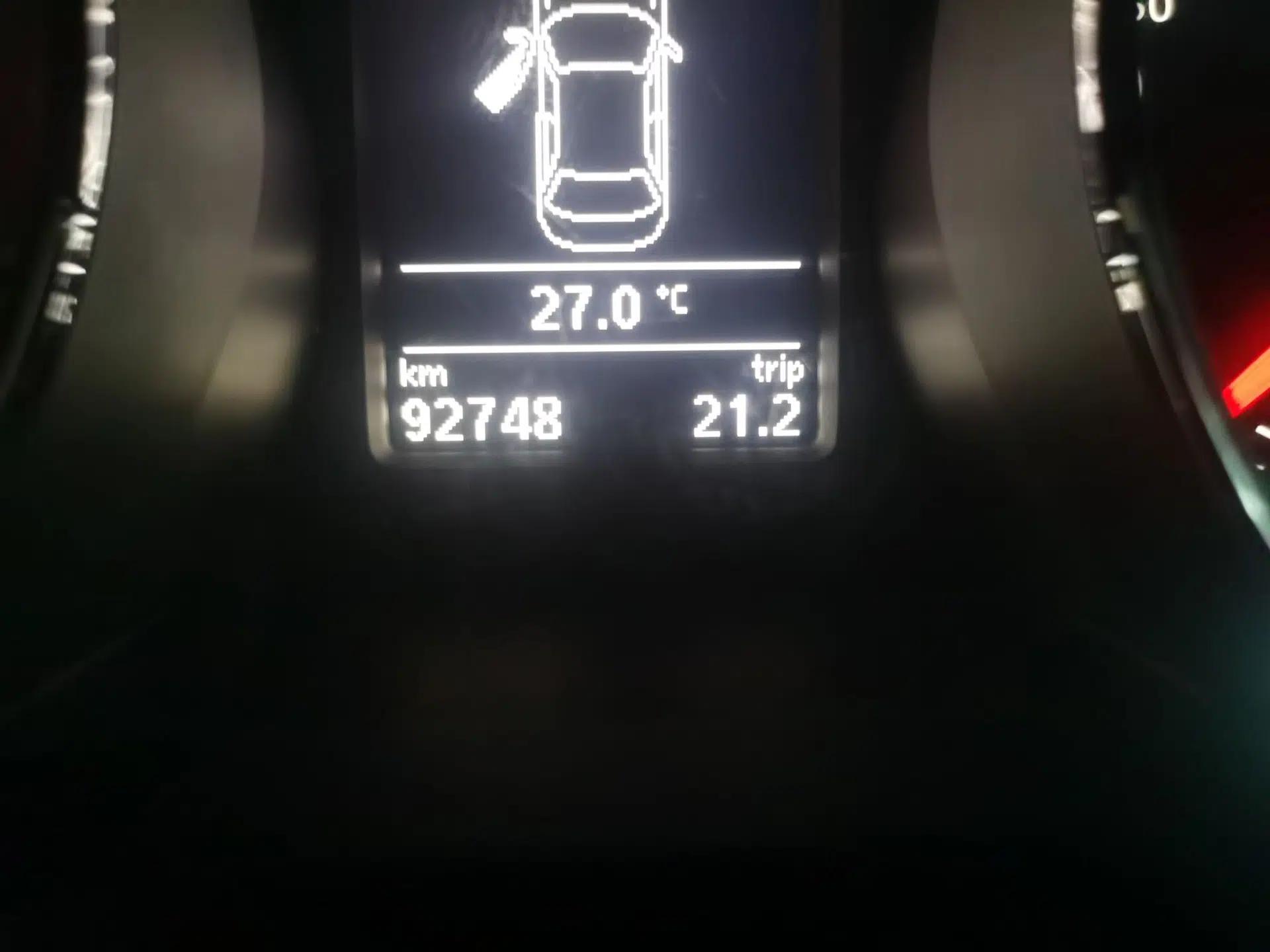Volkswagen Sagitar 2015 230TSI Automatic Luxury Model — миниатюра 12
