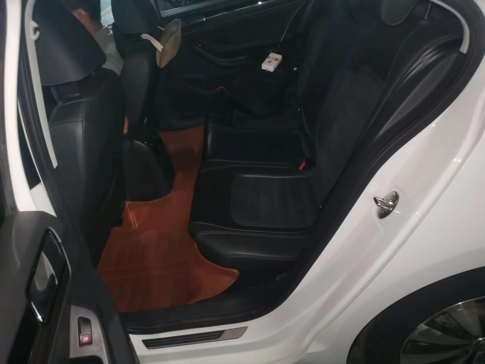 Volkswagen Sagitar 2015 230TSI Automatic Luxury Model — миниатюра 17