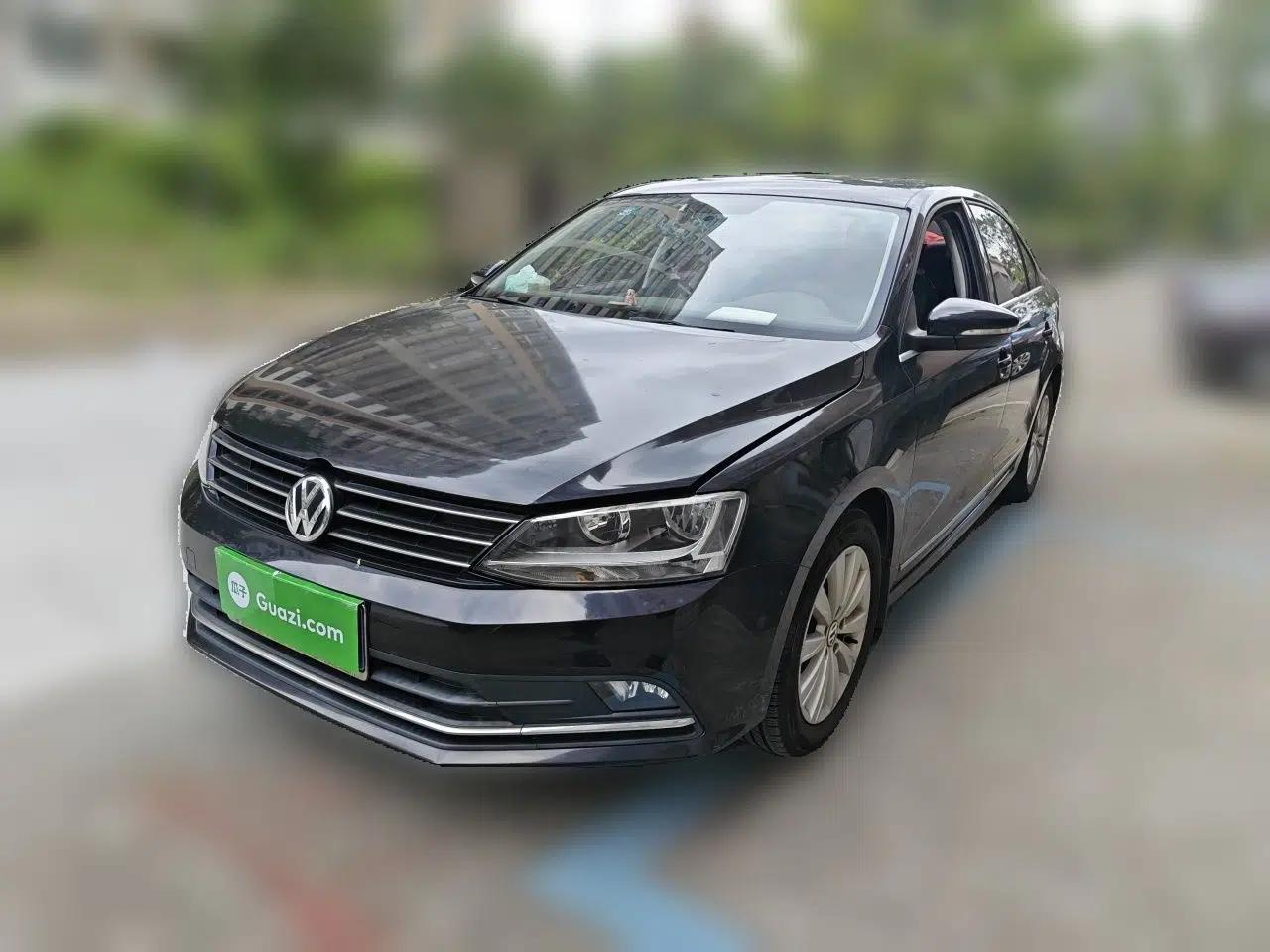 Volkswagen Sagitar 2015 230TSI Automatic Comfort Version — миниатюра 1