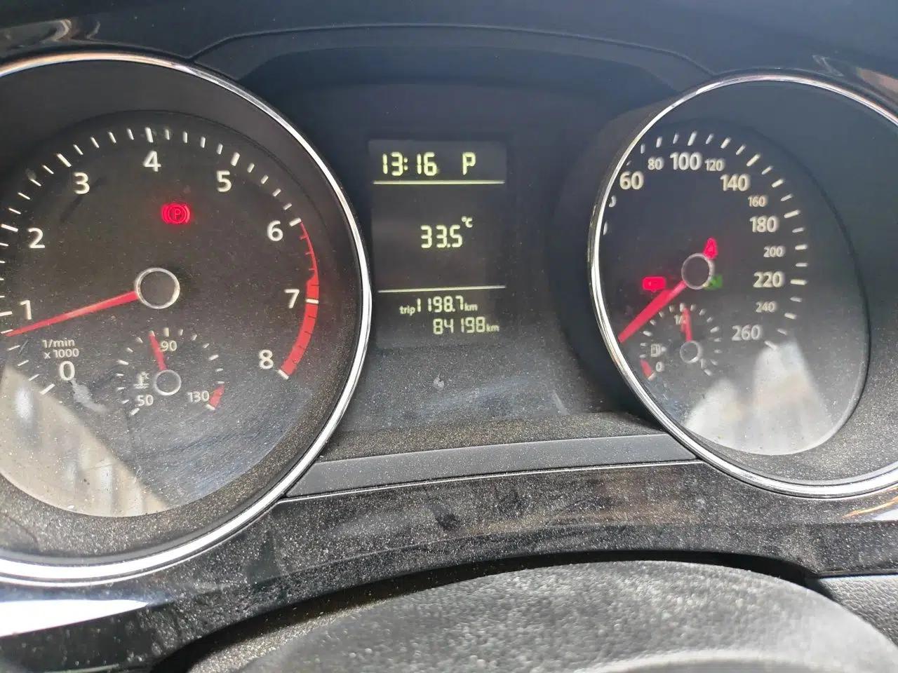 Volkswagen Sagitar 2015 230TSI Automatic Comfort Version — миниатюра 12