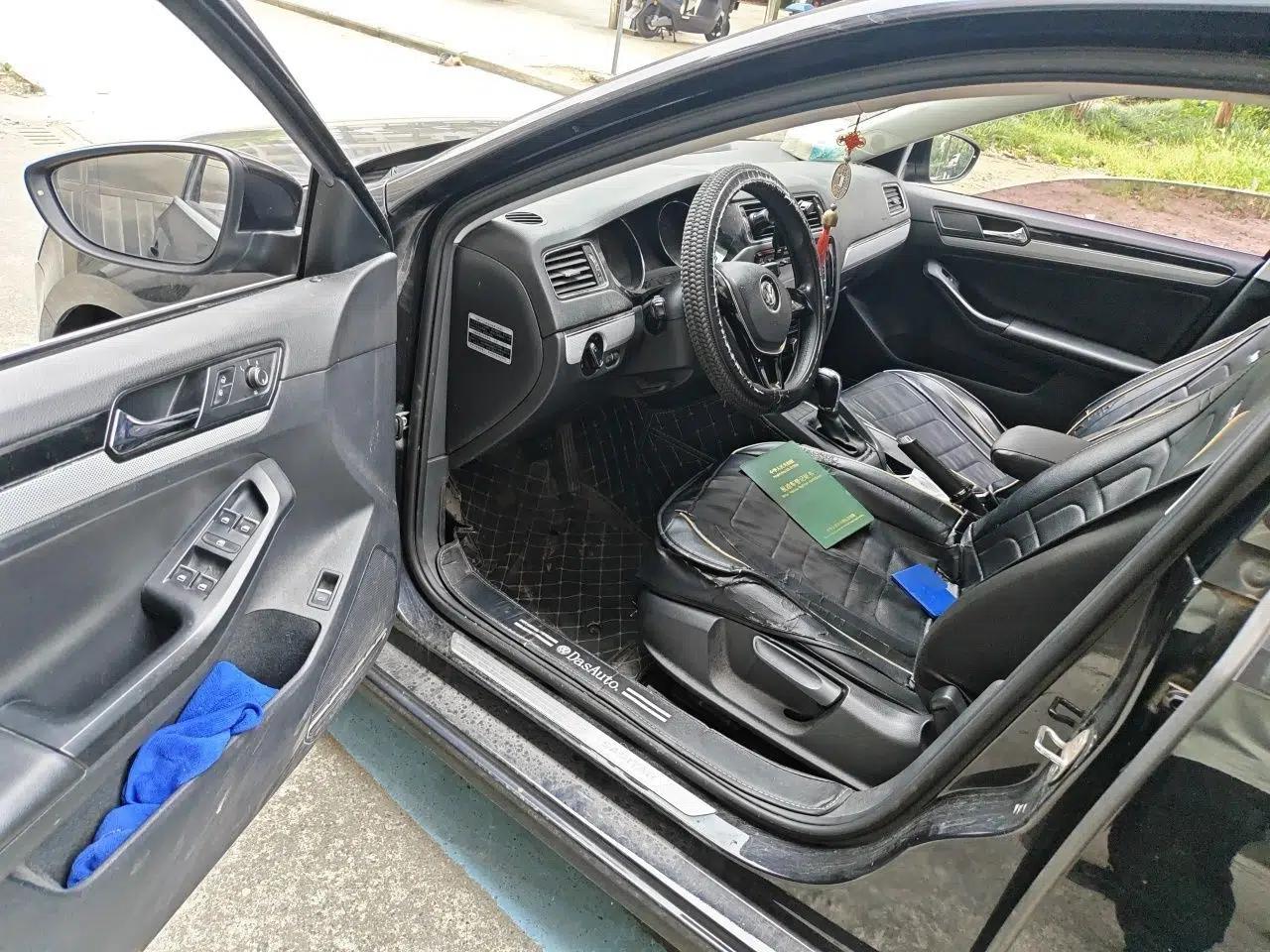 Volkswagen Sagitar 2015 230TSI Automatic Comfort Version — миниатюра 16