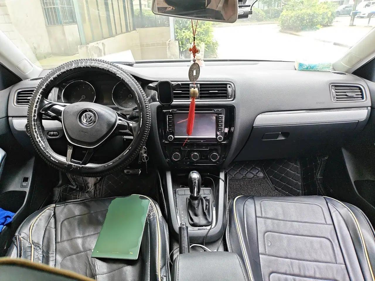 Volkswagen Sagitar 2015 230TSI Automatic Comfort Version — миниатюра 9