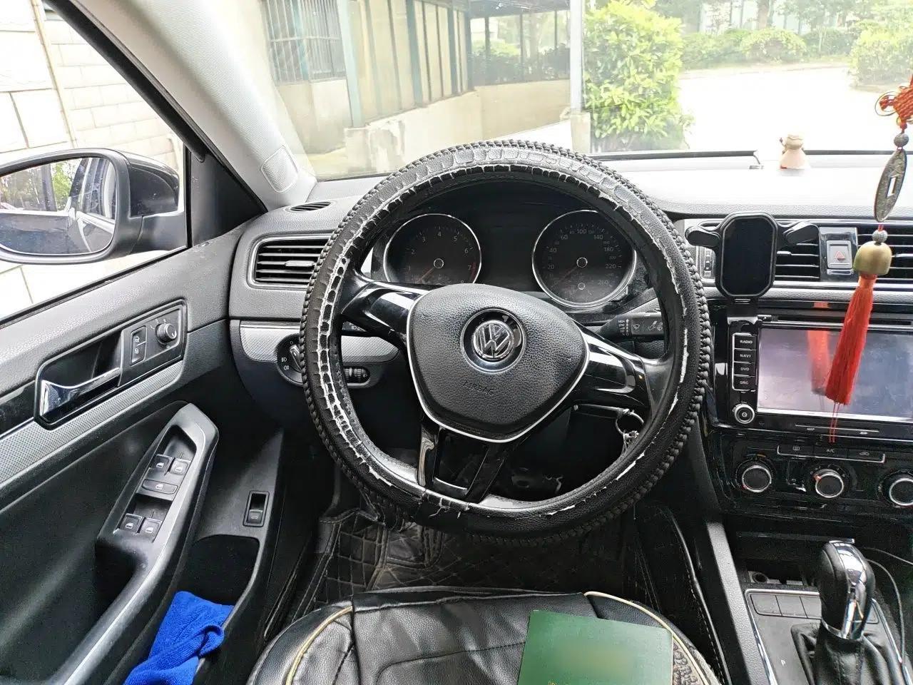 Volkswagen Sagitar 2015 230TSI Automatic Comfort Version — миниатюра 10