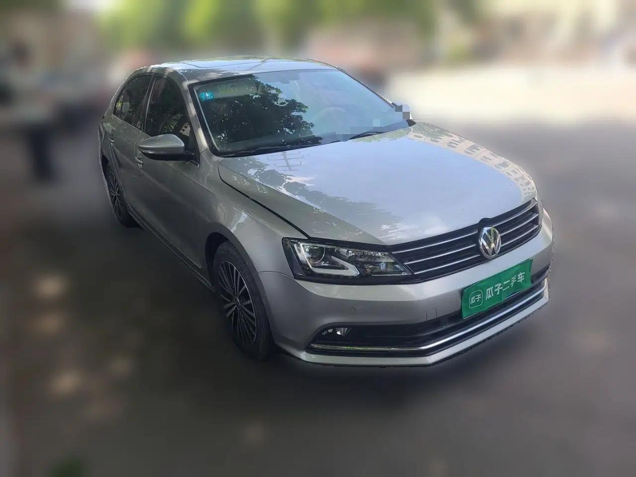 Volkswagen Sagitar 2017 230TSI Automatic Luxury Edition — миниатюра 3