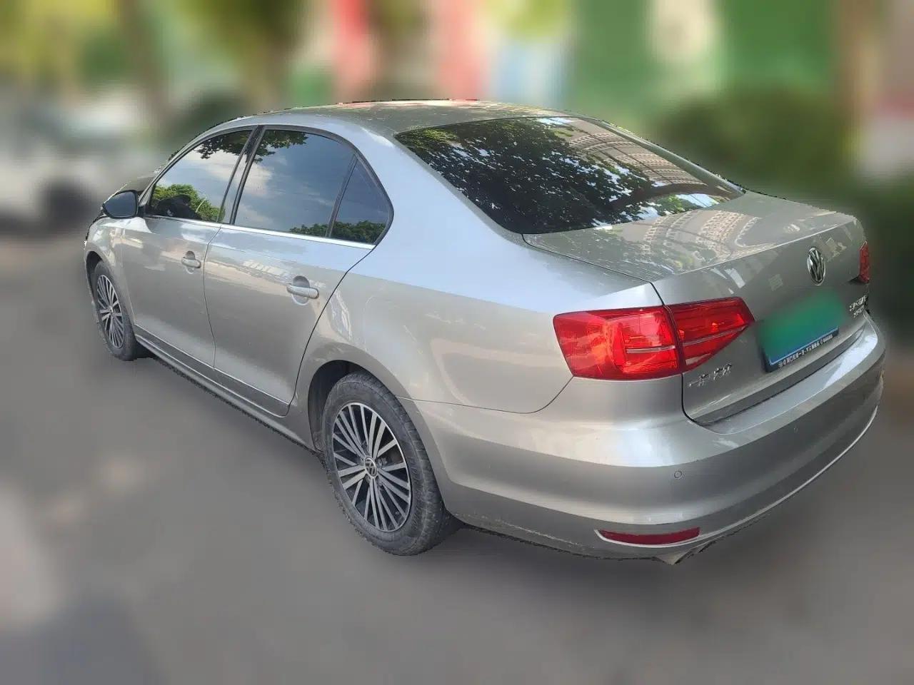 Volkswagen Sagitar 2017 230TSI Automatic Luxury Edition — миниатюра 4