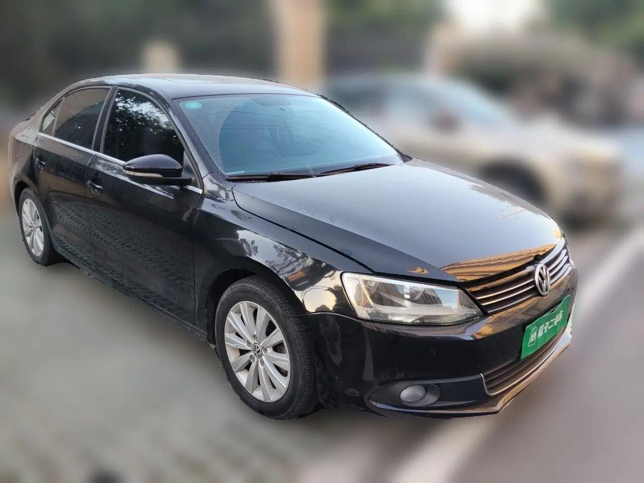 Volkswagen Sagitar 2014 1.4TSI Automatic Luxury Model — миниатюра 3