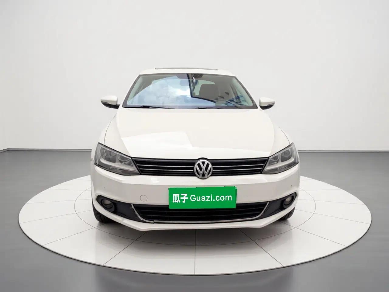 Volkswagen Sagitar 2014 Revised Version 1.6L Automatic Comfort Edition — миниатюра 2