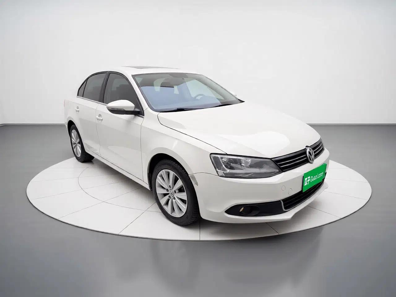 Volkswagen Sagitar 2014 Revised Version 1.6L Automatic Comfort Edition — миниатюра 3