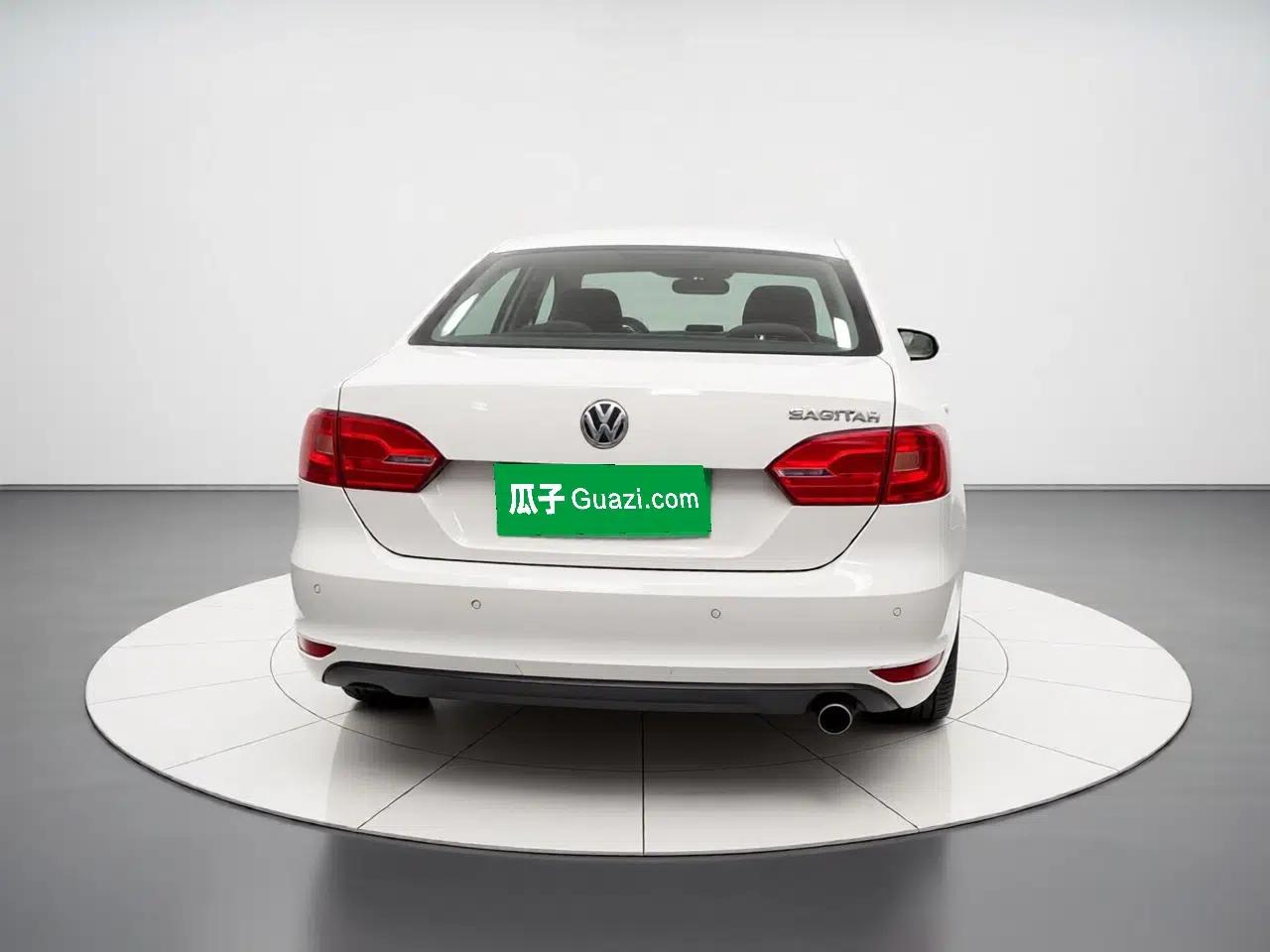 Volkswagen Sagitar 2014 Revised Version 1.6L Automatic Comfort Edition — миниатюра 5