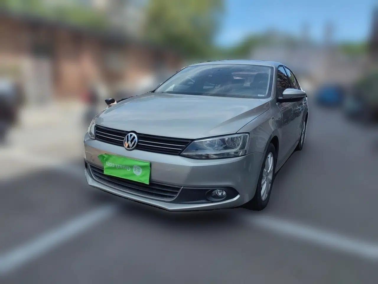 Volkswagen Sagitar 2012 1.6L Automatic Comfort Edition — миниатюра 1
