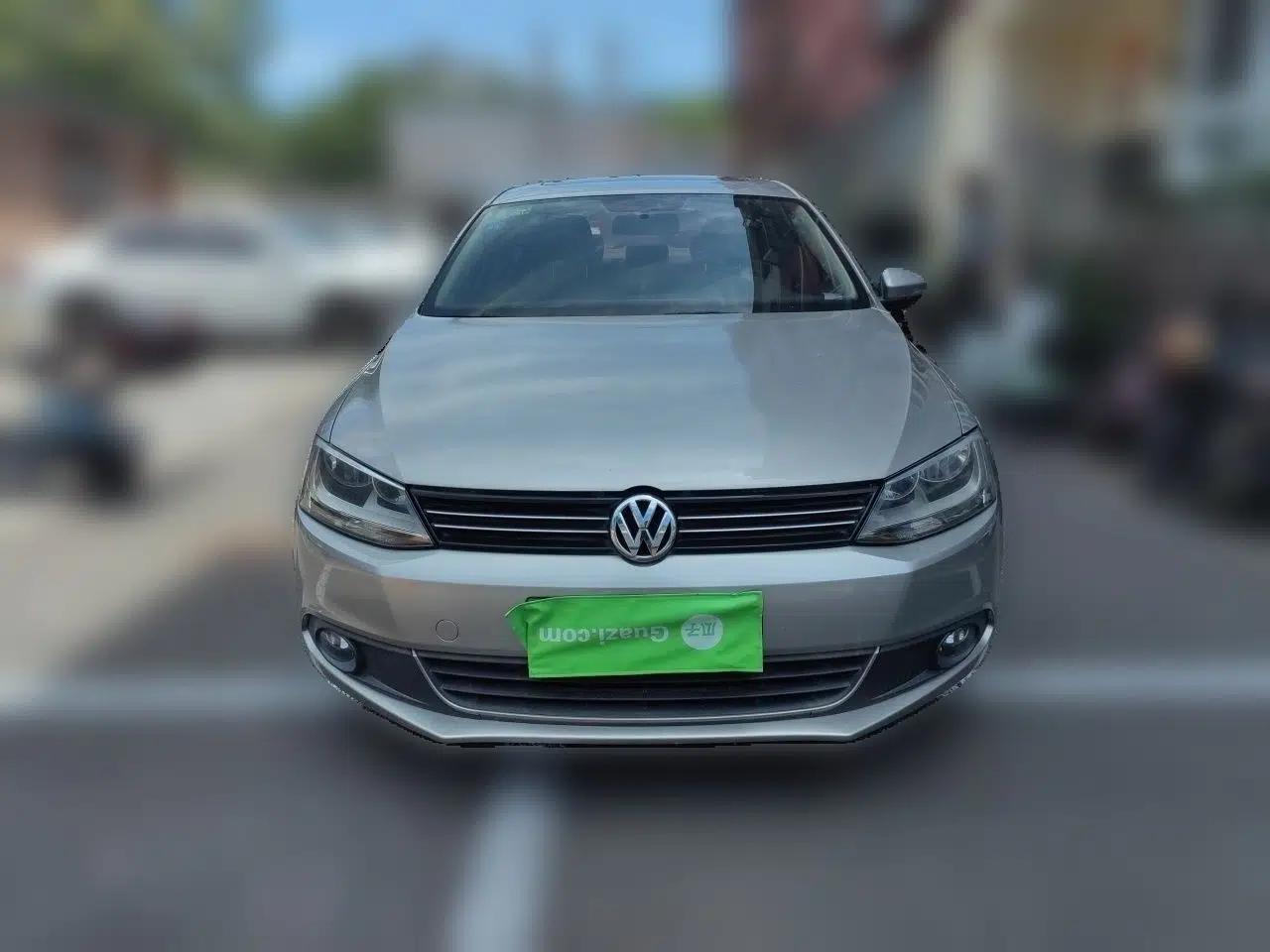 Volkswagen Sagitar 2012 1.6L Automatic Comfort Edition — миниатюра 2