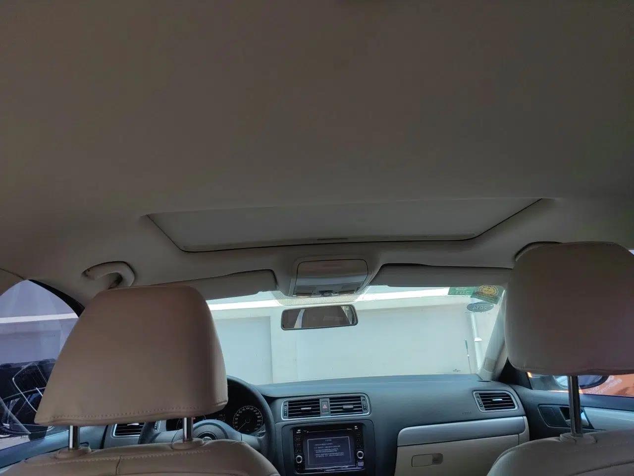Volkswagen Sagitar 2012 1.6L Automatic Comfort Edition — миниатюра 18