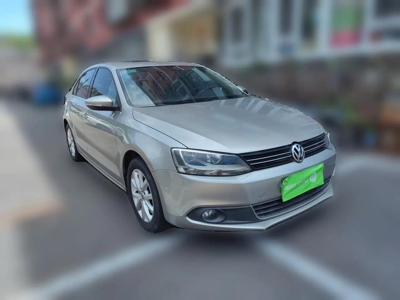 Volkswagen Sagitar 2012 1.6L Automatic Comfort Edition — миниатюра 3