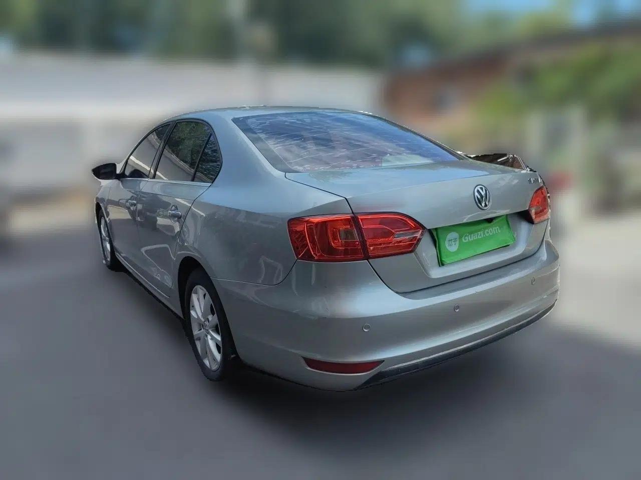Volkswagen Sagitar 2012 1.6L Automatic Comfort Edition — миниатюра 4