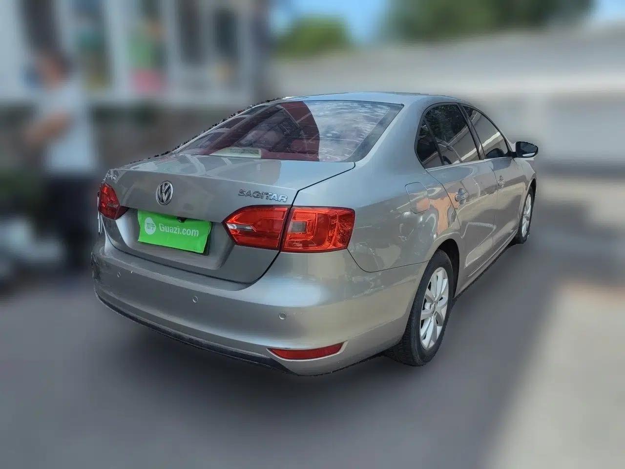 Volkswagen Sagitar 2012 1.6L Automatic Comfort Edition — миниатюра 6