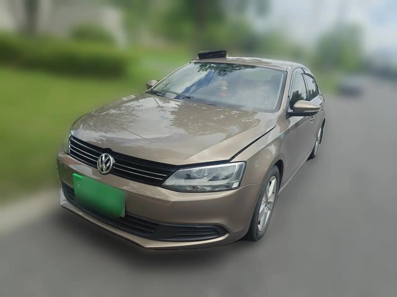Volkswagen Sagitar 2012 1.6L Automatic Fashion Edition — миниатюра 1
