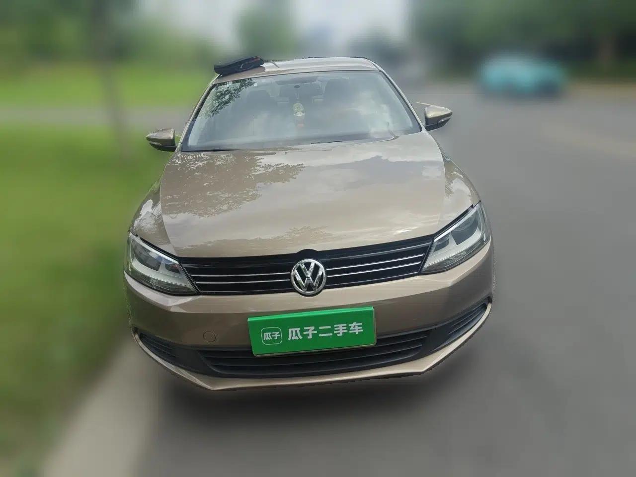 Volkswagen Sagitar 2012 1.6L Automatic Fashion Edition — миниатюра 2