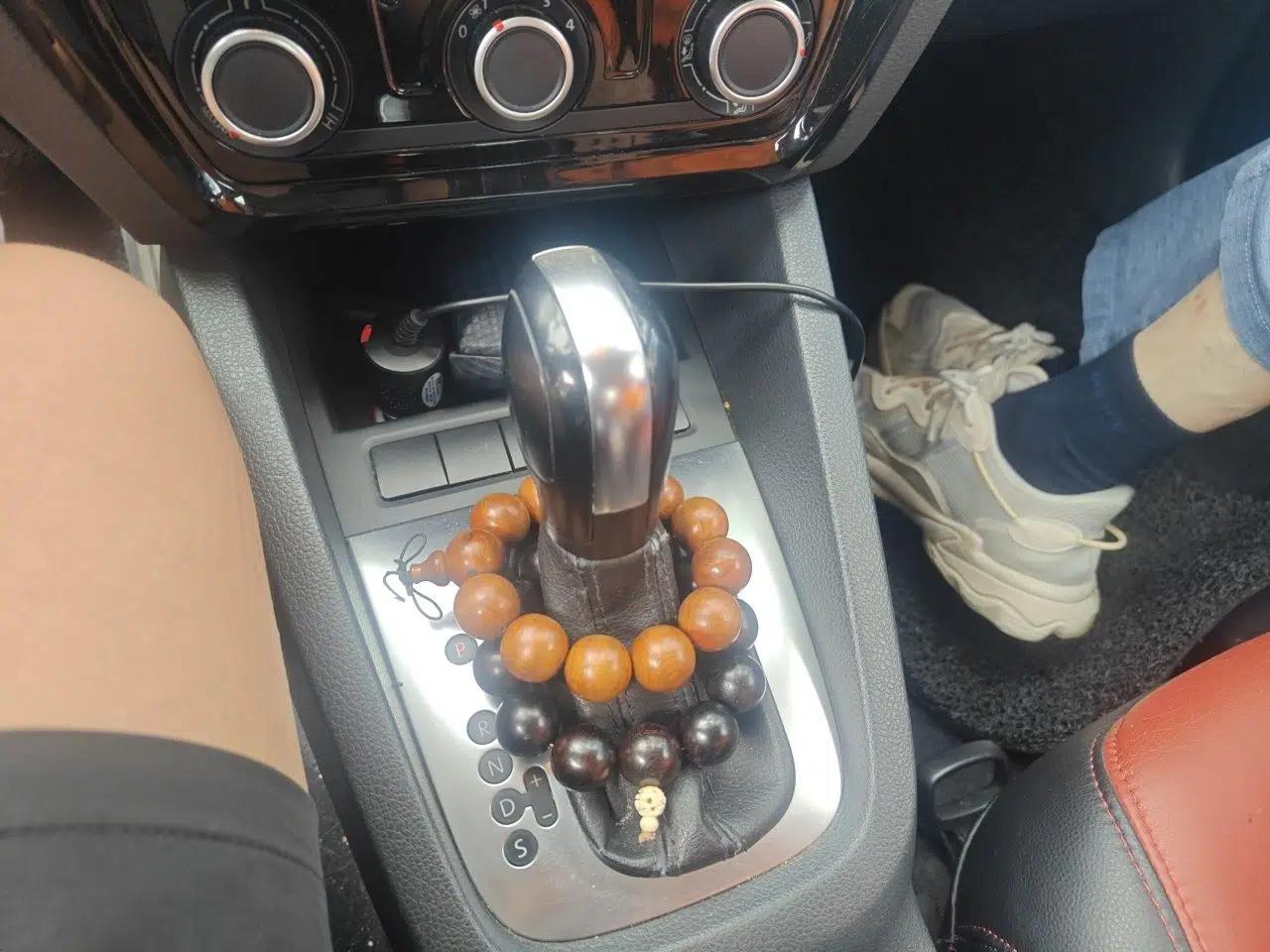 Volkswagen Sagitar 2012 1.6L Automatic Fashion Edition — миниатюра 14