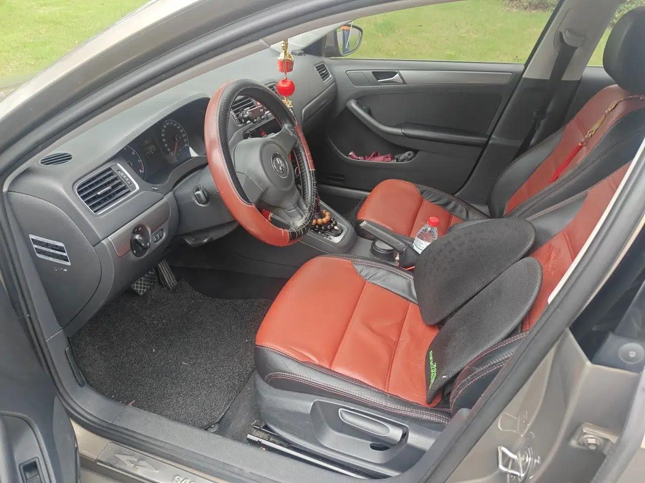 Volkswagen Sagitar 2012 1.6L Automatic Fashion Edition — миниатюра 15