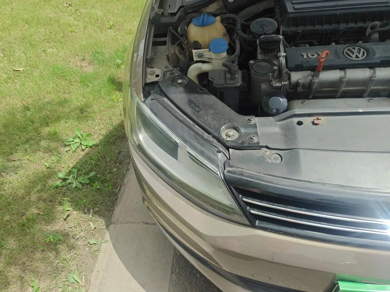 Volkswagen Sagitar 2012 1.6L Automatic Fashion Edition — миниатюра 7