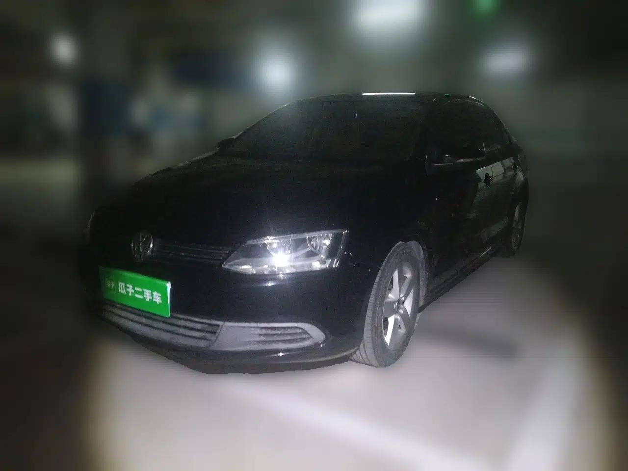 Volkswagen Sagitar 2012 1.6L Automatic Fashion Edition — миниатюра 1