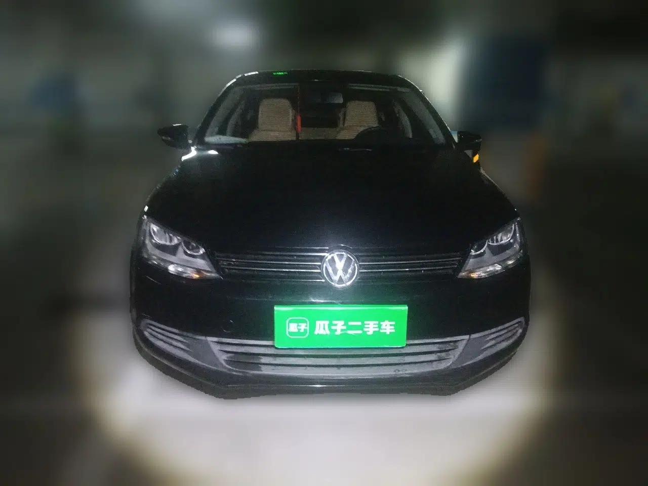 Volkswagen Sagitar 2012 1.6L Automatic Fashion Edition — миниатюра 2