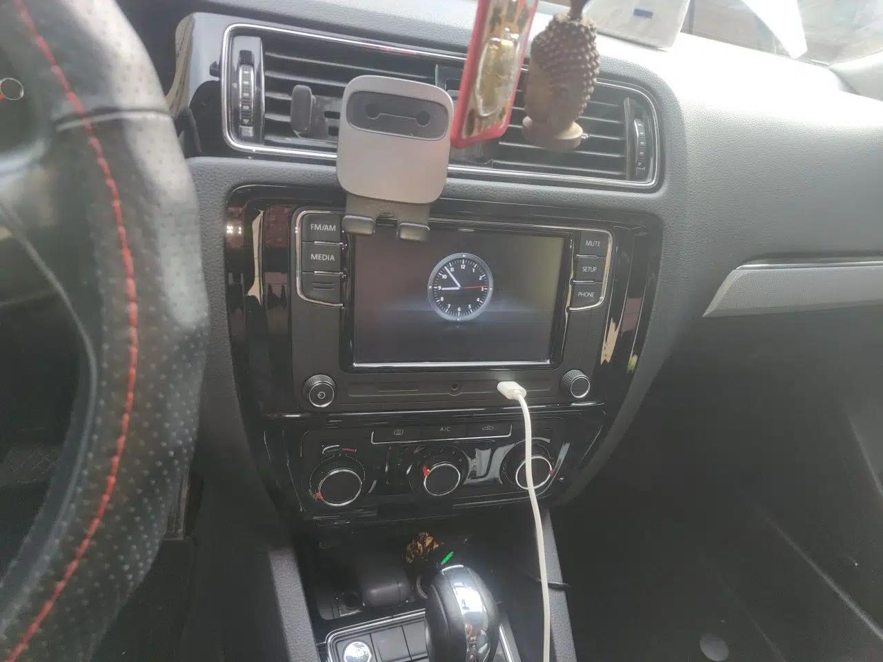 Volkswagen Sagitar 2018 1.6L Automatic Comfort Model — миниатюра 13