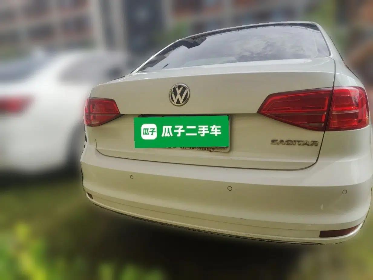 Volkswagen Sagitar 2018 1.6L Automatic Comfort Model — миниатюра 5