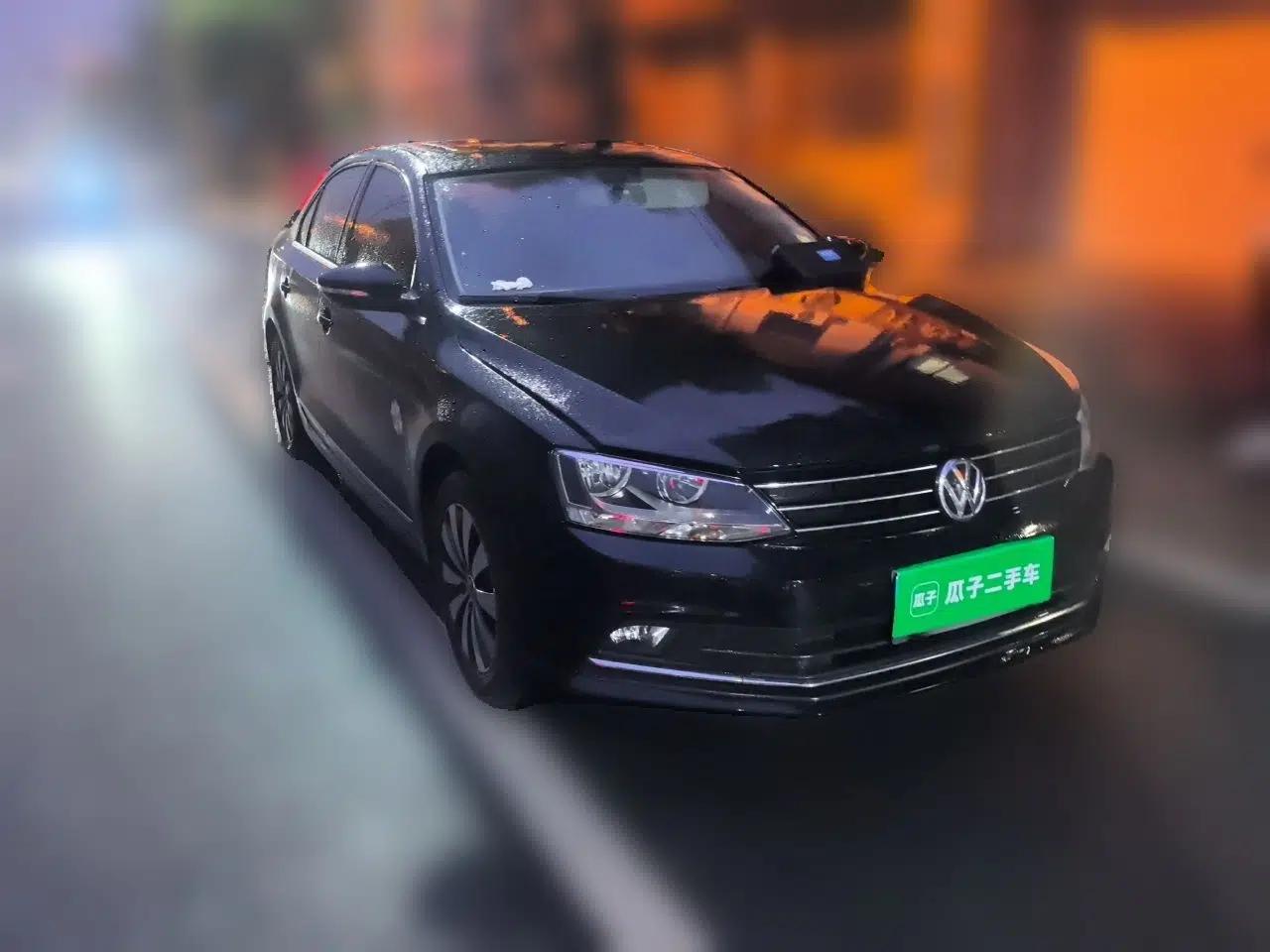 Volkswagen Sagitar 2017 1.6L Manual Comfort Model — миниатюра 3
