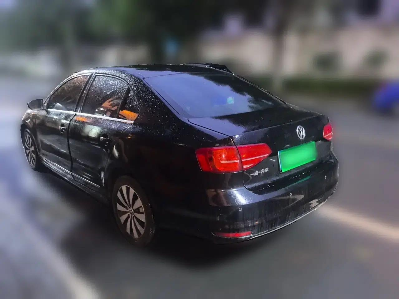 Volkswagen Sagitar 2017 1.6L Manual Comfort Model — миниатюра 4