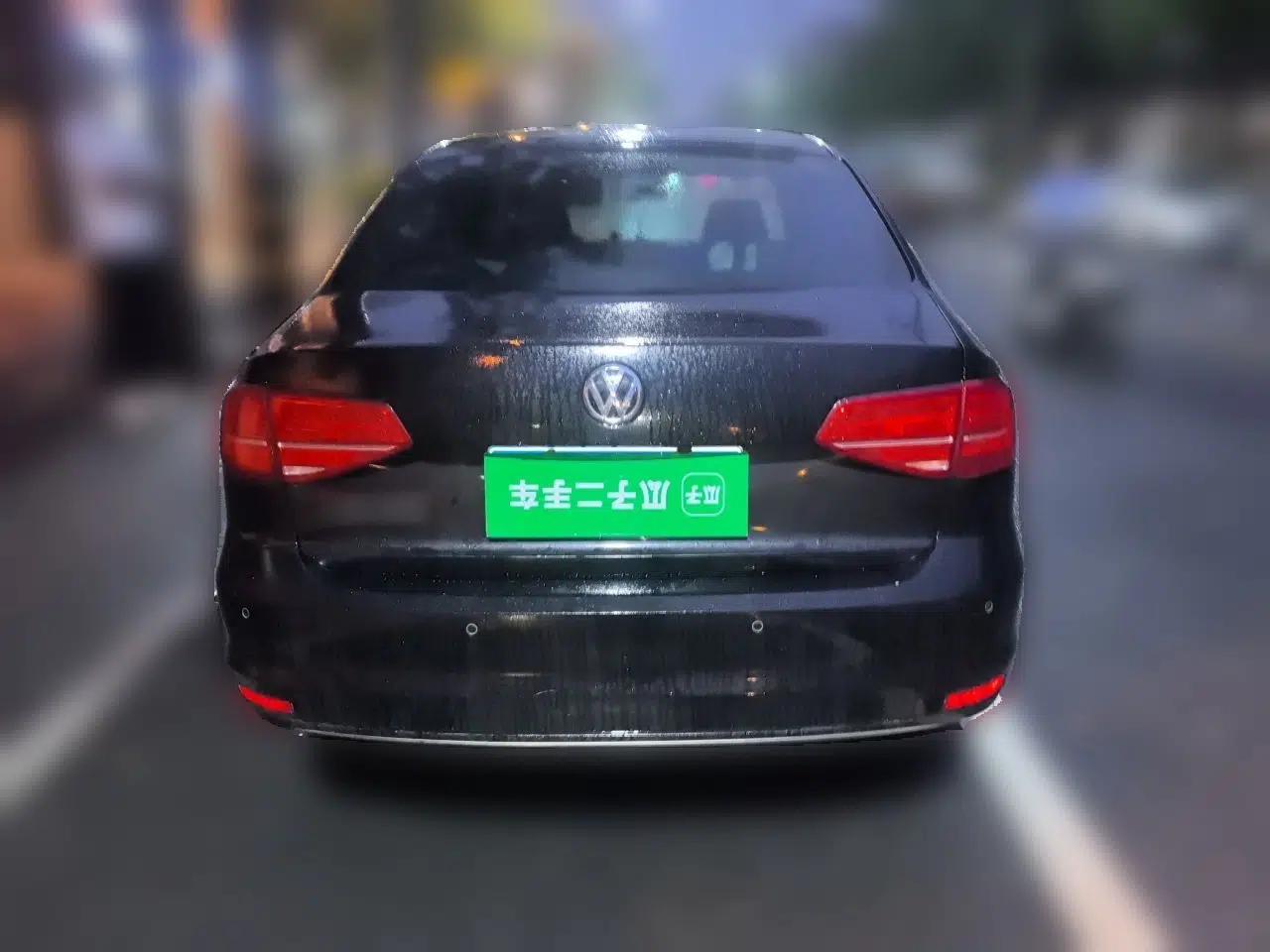 Volkswagen Sagitar 2017 1.6L Manual Comfort Model — миниатюра 5