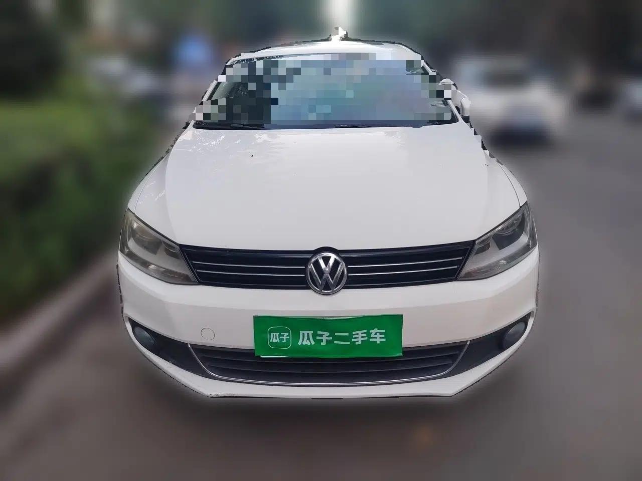Volkswagen Sagitar 2012 1.6L Automatic Comfort Edition — миниатюра 2