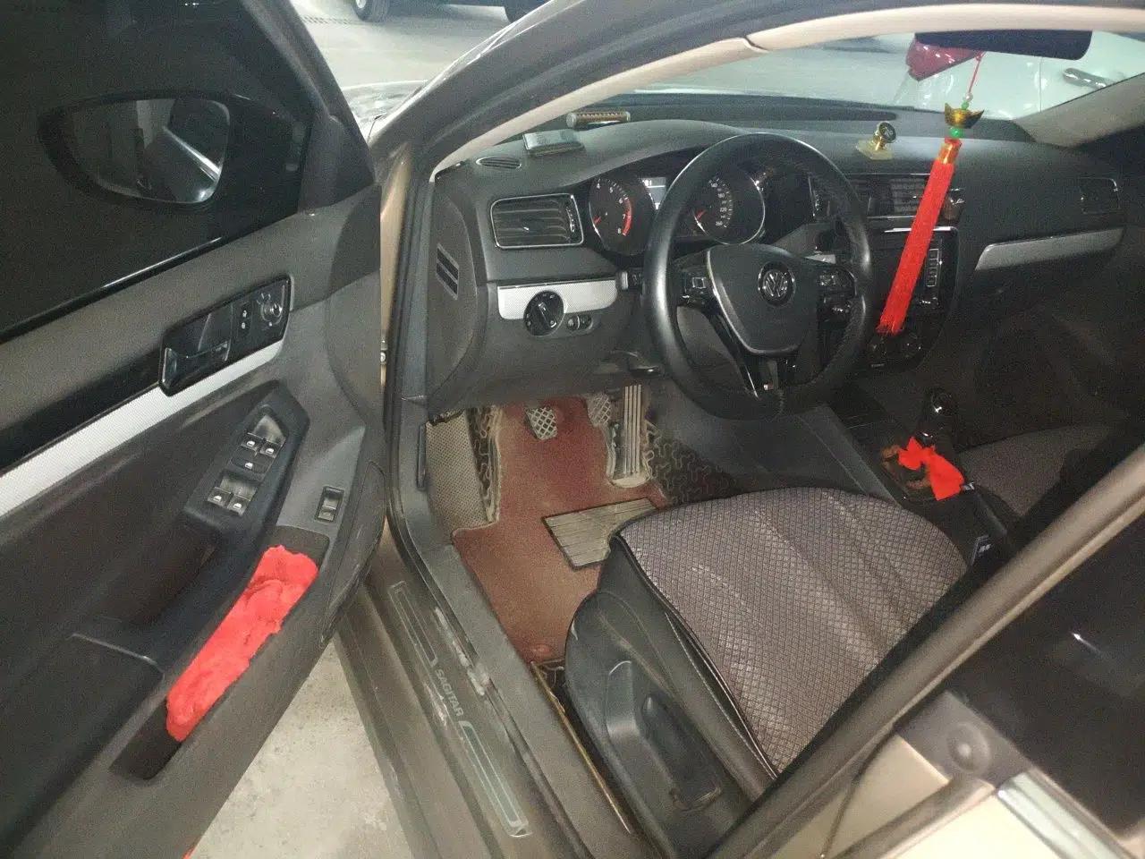 Volkswagen Sagitar 2017 1.6L Manual Comfort Model — миниатюра 16