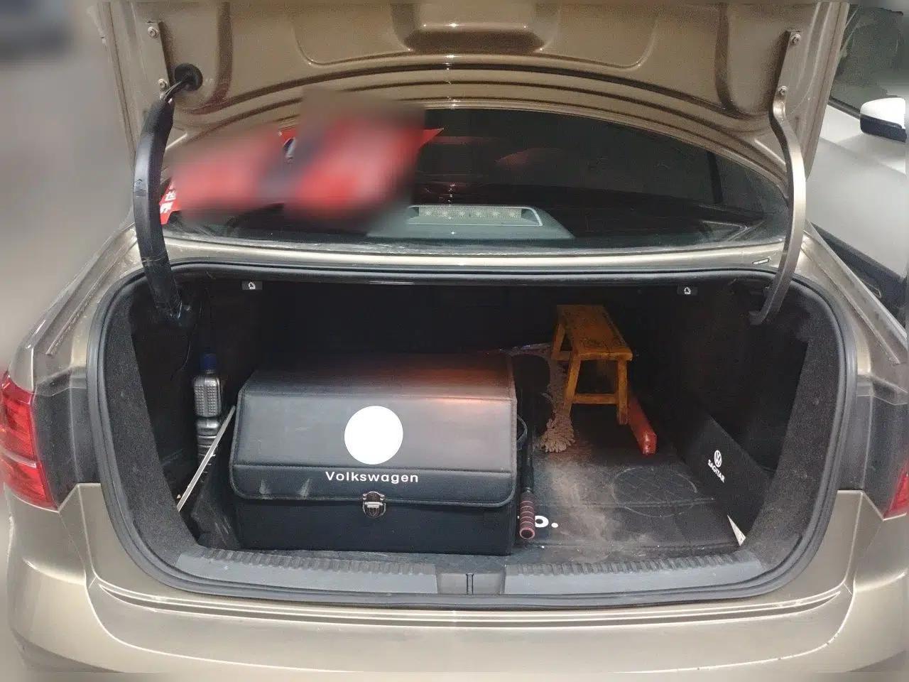 Volkswagen Sagitar 2017 1.6L Manual Comfort Model — миниатюра 19