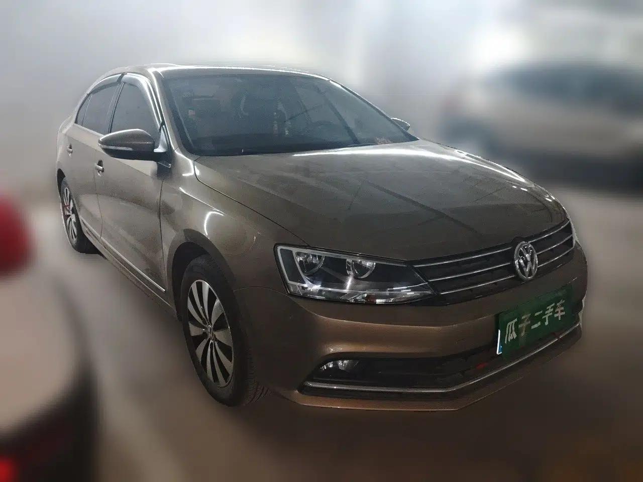 Volkswagen Sagitar 2017 1.6L Manual Comfort Model — миниатюра 3
