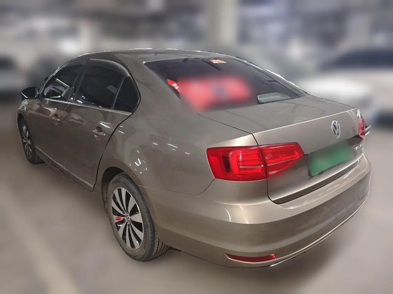 Volkswagen Sagitar 2017 1.6L Manual Comfort Model — миниатюра 4