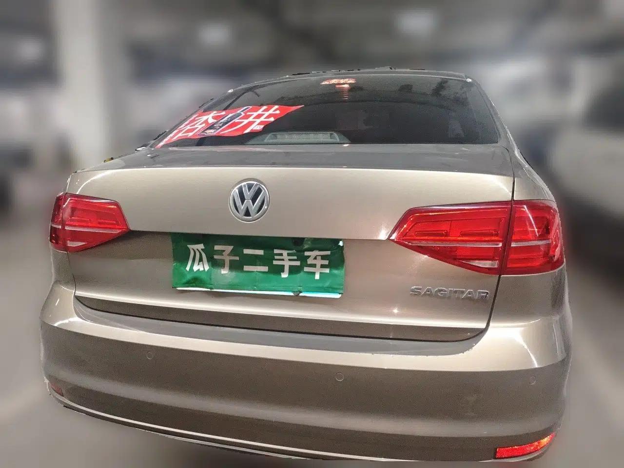 Volkswagen Sagitar 2017 1.6L Manual Comfort Model — миниатюра 5