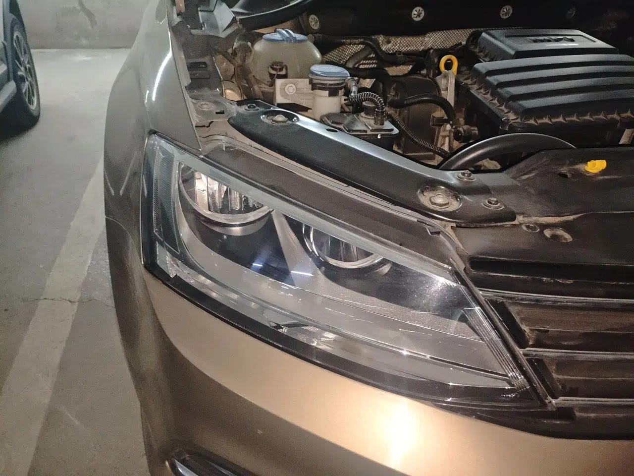Volkswagen Sagitar 2017 1.6L Manual Comfort Model — миниатюра 7