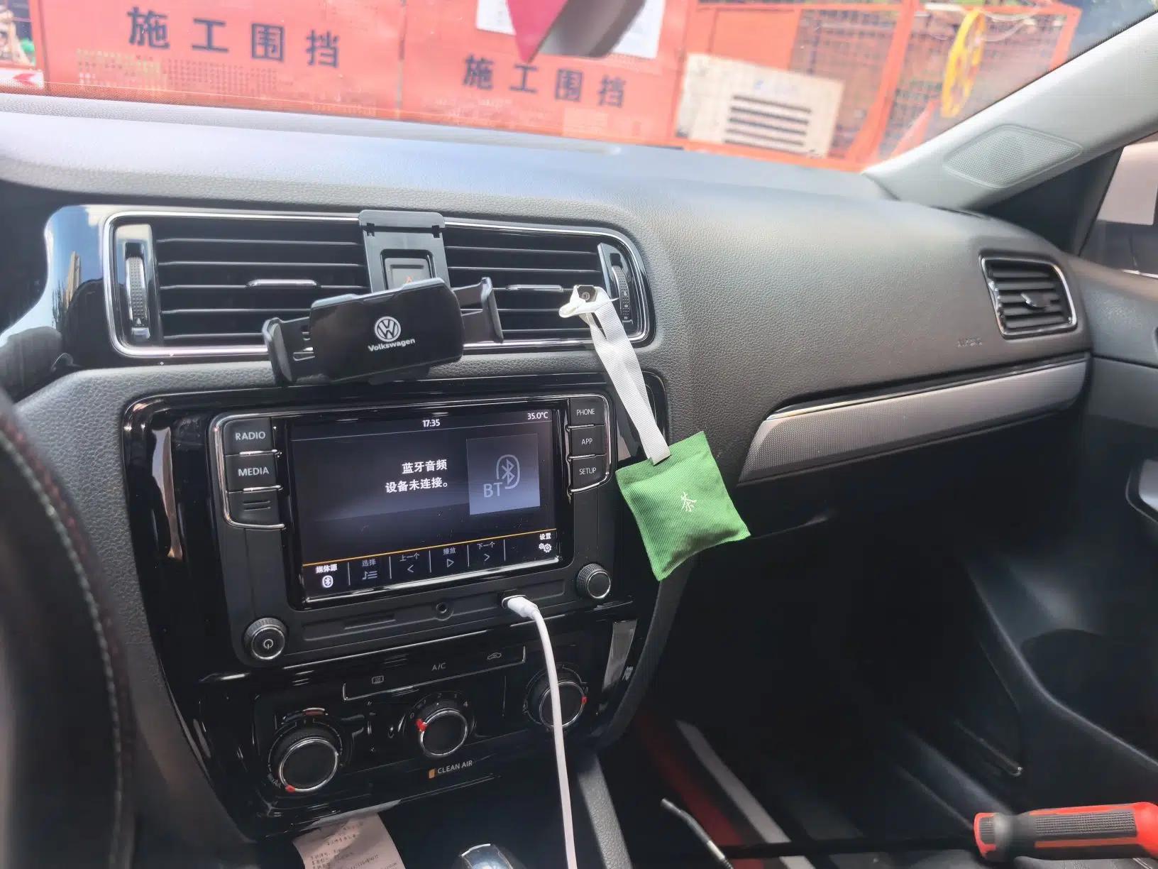 Volkswagen Sagitar 2018 1.6L Automatic Comfort Model — миниатюра 13
