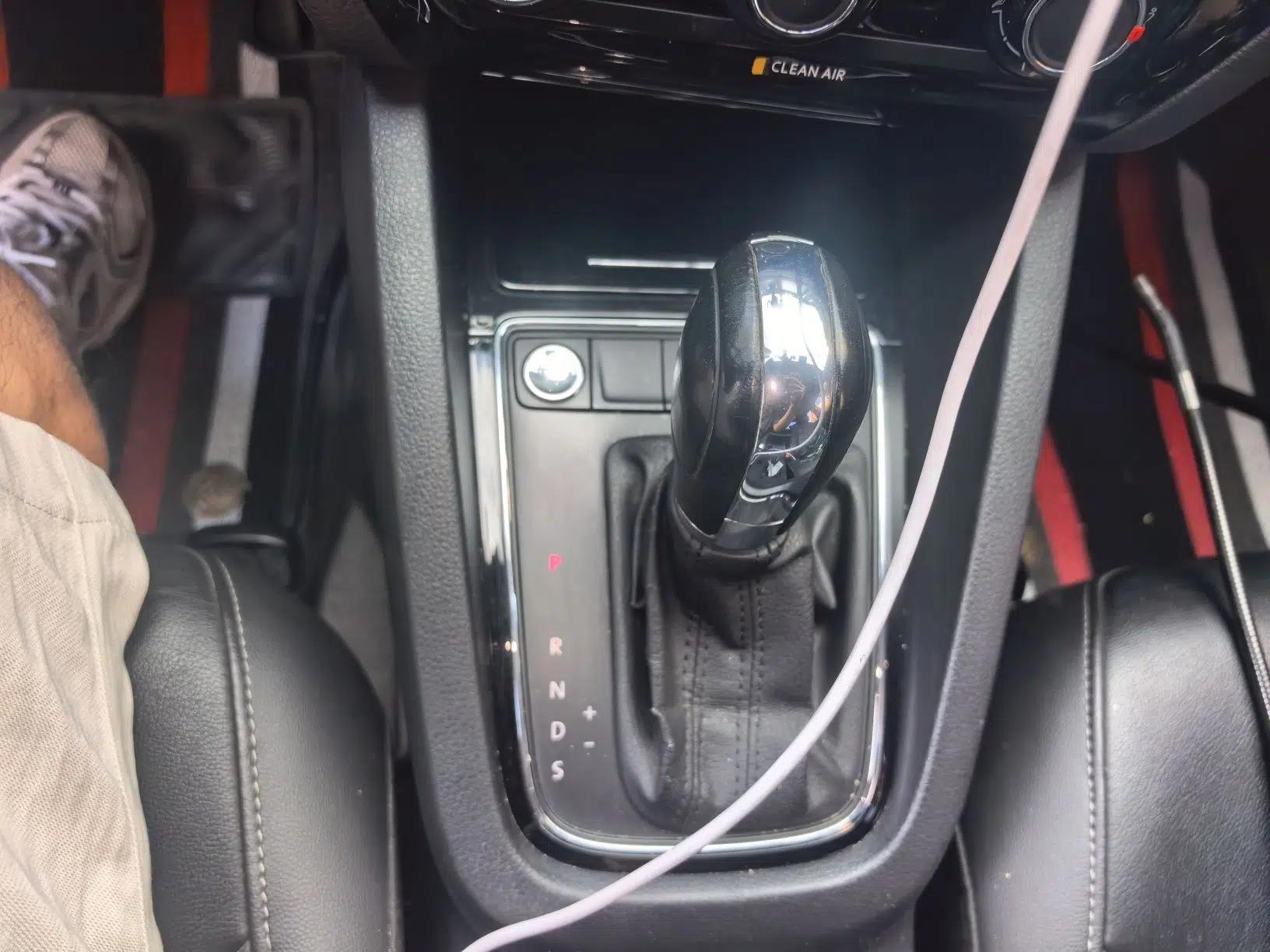 Volkswagen Sagitar 2018 1.6L Automatic Comfort Model — миниатюра 14
