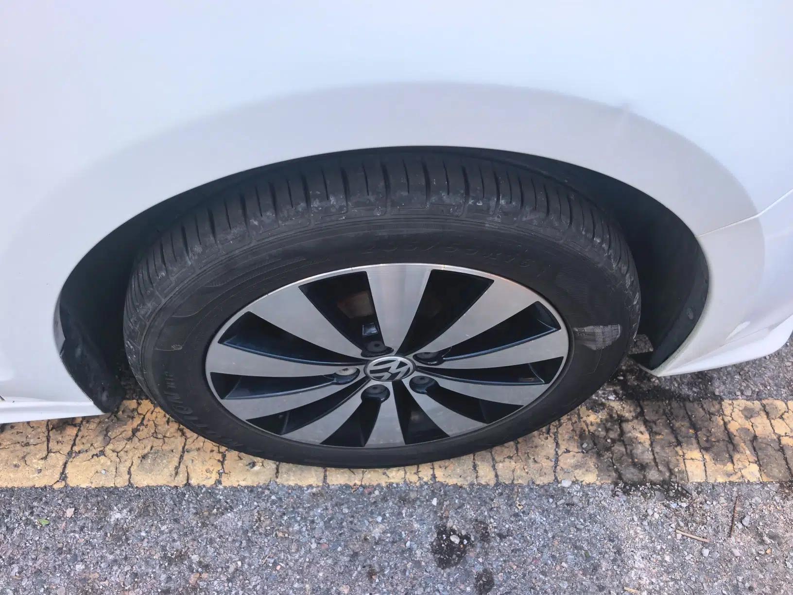Volkswagen Sagitar 2018 1.6L Automatic Comfort Model — миниатюра 8