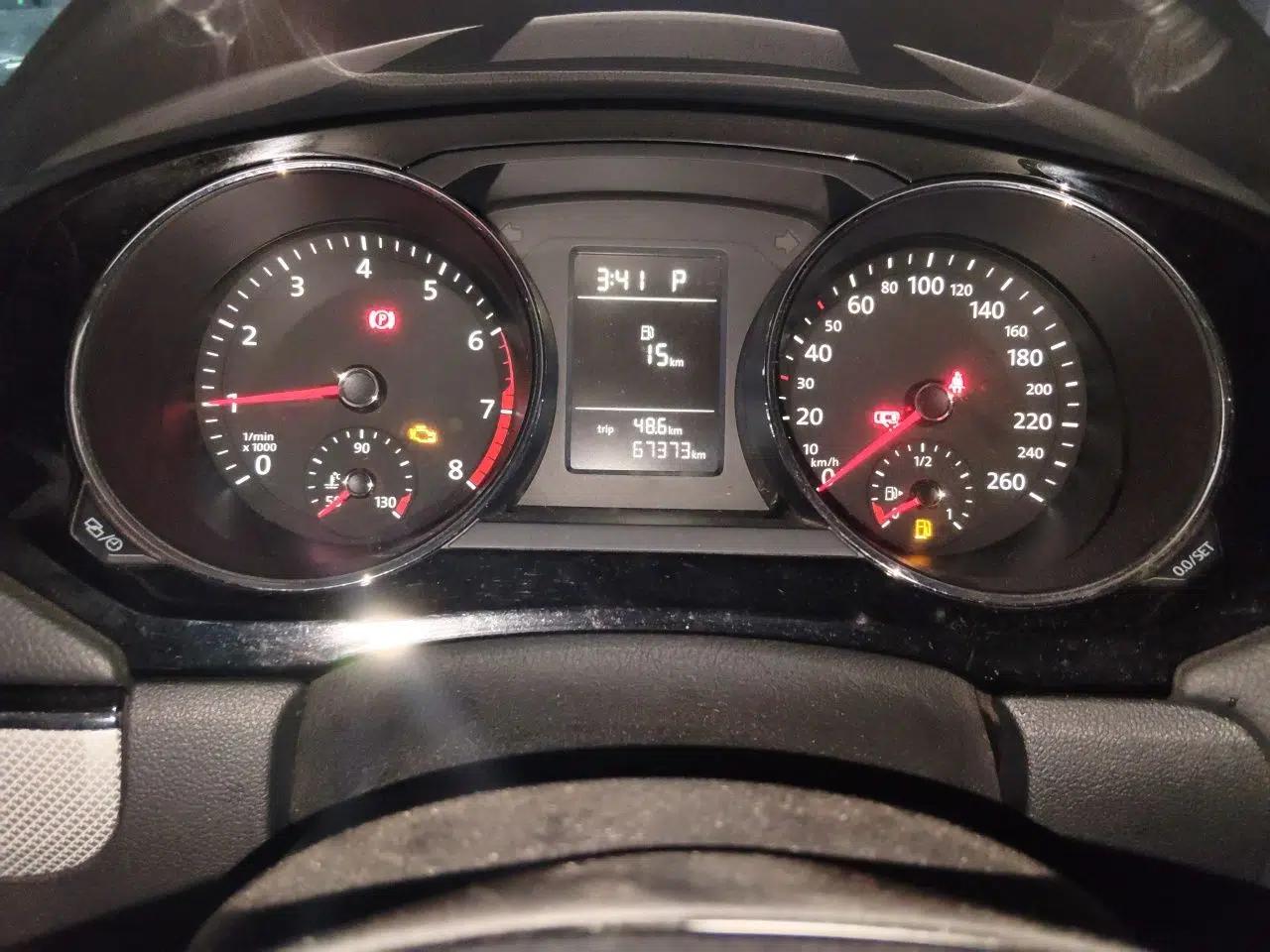 Volkswagen Sagitar 2015 230TSI Automatic Comfort Version — миниатюра 12