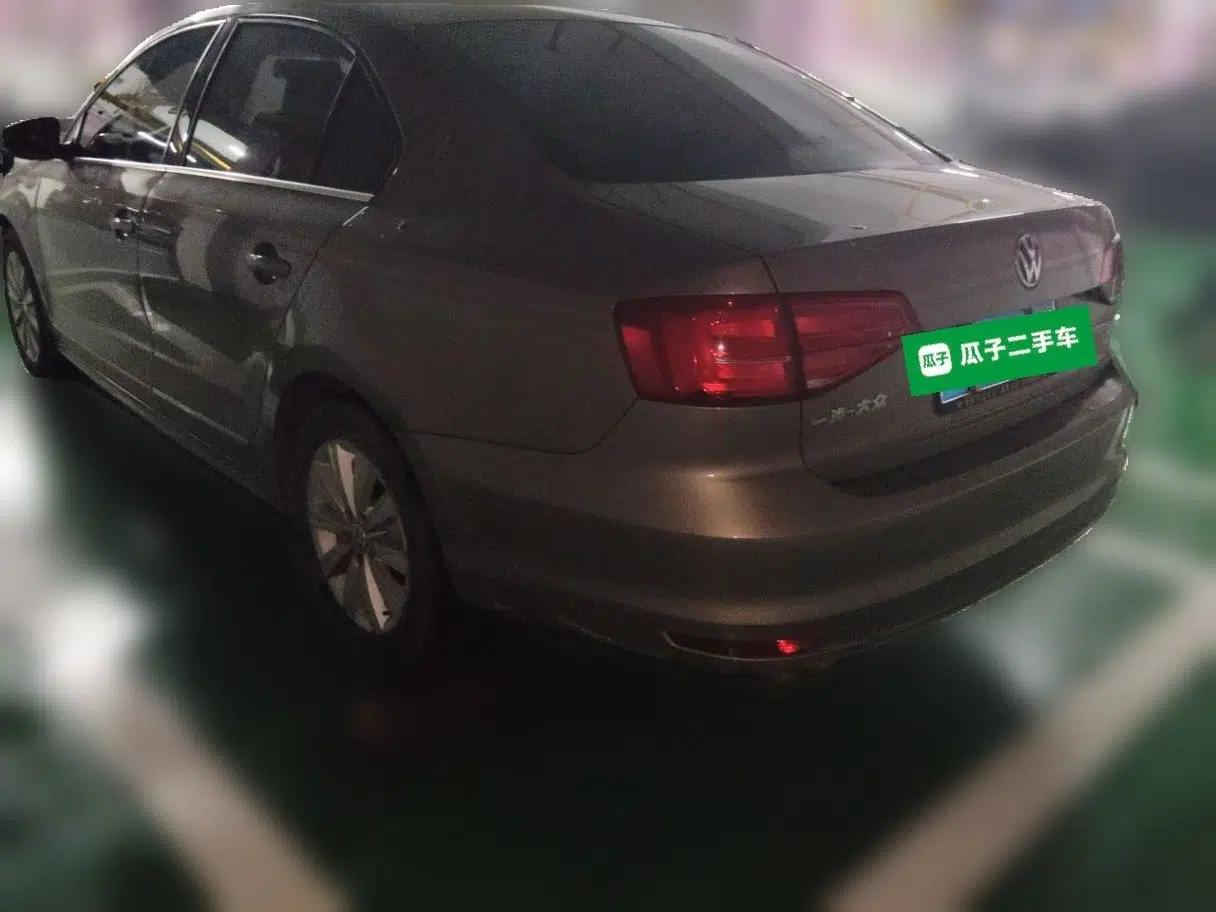 Volkswagen Sagitar 2015 230TSI Automatic Comfort Version — миниатюра 4