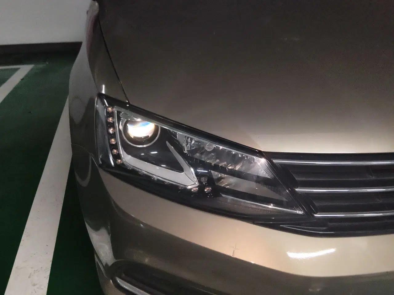 Volkswagen Sagitar 2015 230TSI Automatic Comfort Version — миниатюра 7