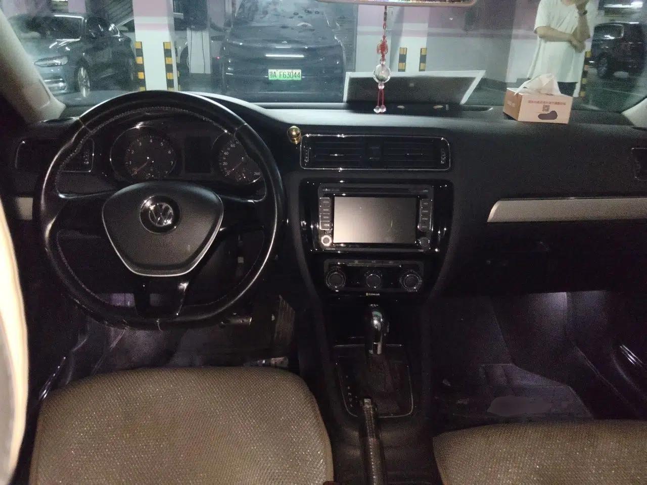 Volkswagen Sagitar 2015 230TSI Automatic Comfort Version — миниатюра 9