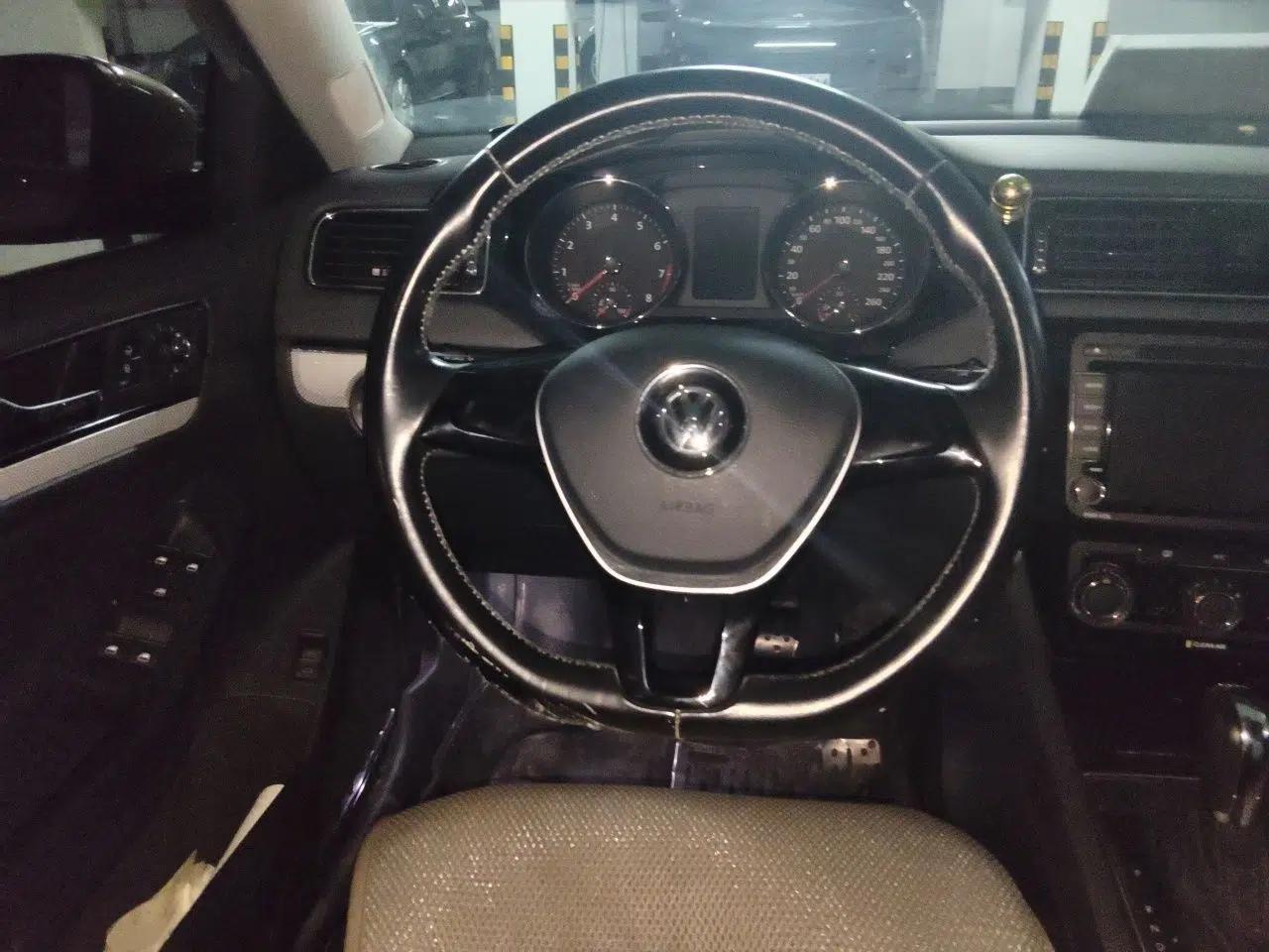 Volkswagen Sagitar 2015 230TSI Automatic Comfort Version — миниатюра 10
