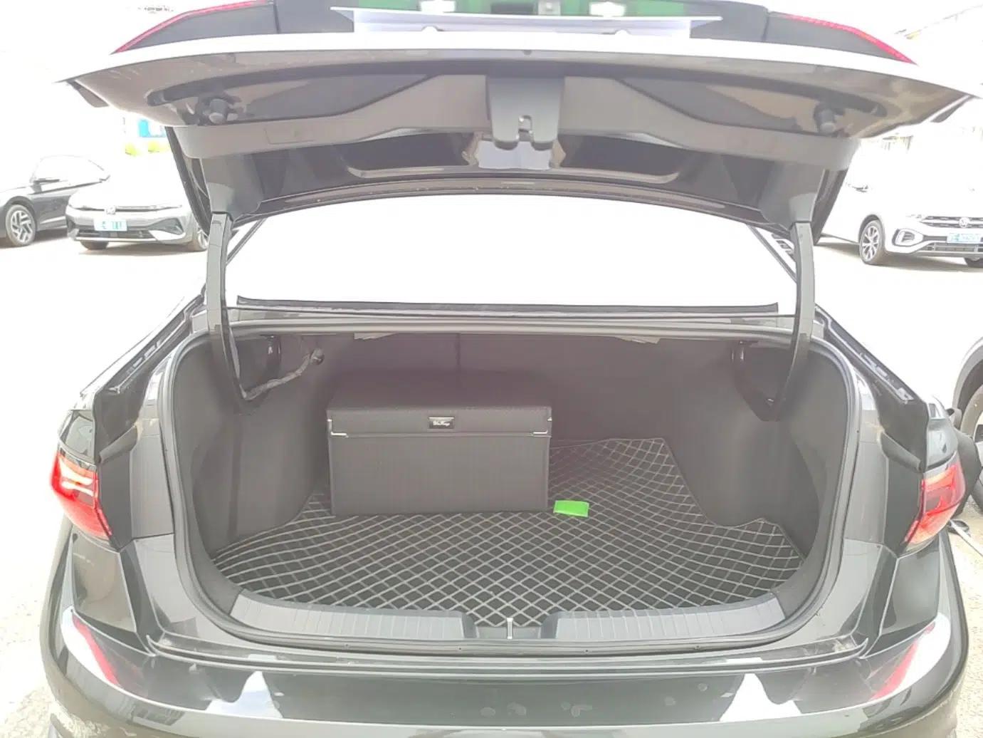 Volkswagen Sagitar 2026 Model 30 Million Units Selected 300TSI DSG Surpassing Edition — миниатюра 22