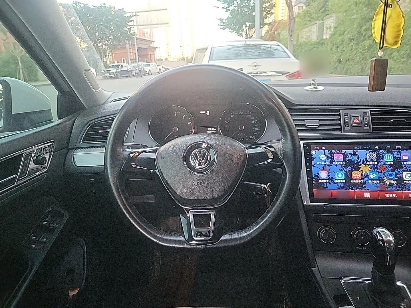 Volkswagen Lamando 2017 230TSI DSG Fashion Edition — миниатюра 10