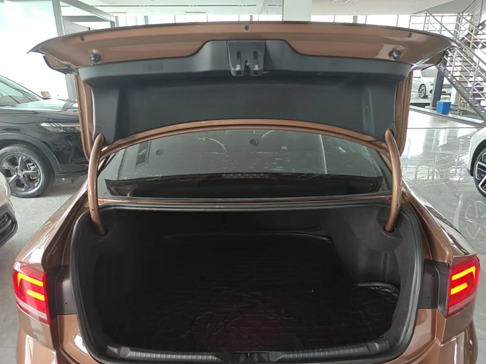 Volkswagen Lamando 2015 280TSI DSG Comfort Edition — миниатюра 22