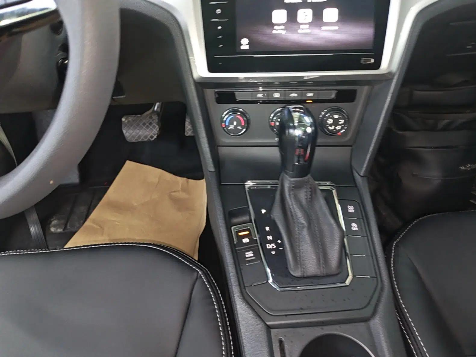 Volkswagen Lamando 2021 230TSI DSG Fashion Edition — миниатюра 16